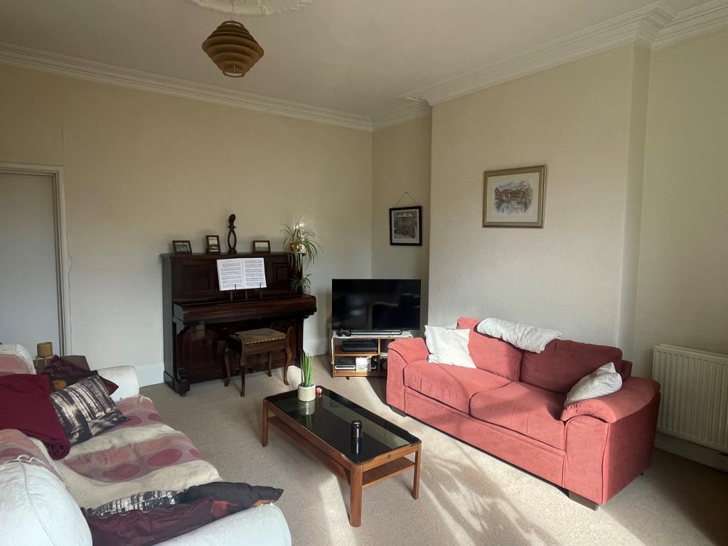 Lot: 12 - SUBSTANTIAL PROPERTY ARRANGED AS TWO FLATS - 41A Valletort Road - Living Room